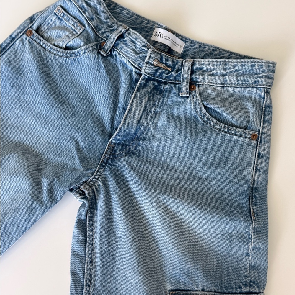 Zara Men's Relaxed Fit Jeans in Light Blue